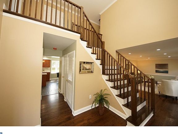 2nd image of 15 Saratoga Dr