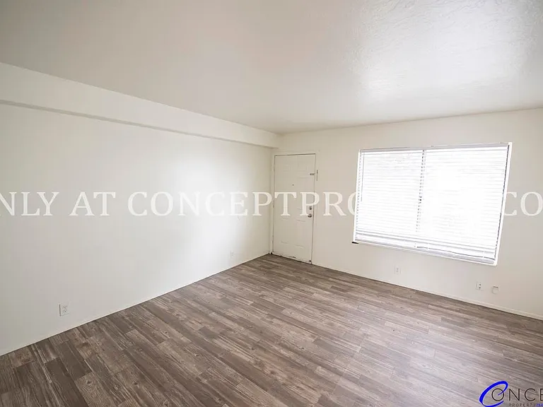 1499 W 2320 S — Photo 11