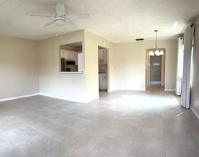 1 bed, 1.5 bath, 800 sqft, $1,495 — Photo 3