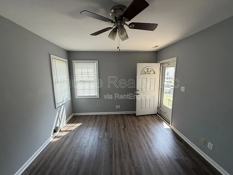 700 Pinehaven Dr — Photo 2
