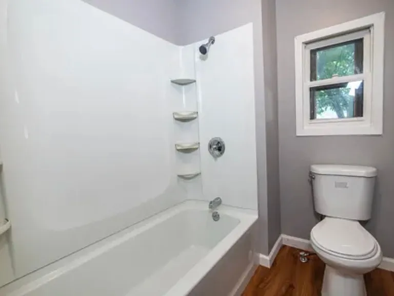 831 Avenue C — Photo 8