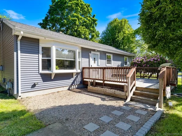 40 Virginia Road, Montville, CT 06370