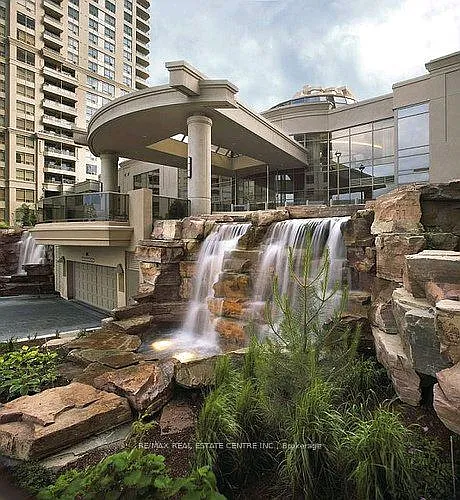 2 bed, $2,300 — Photo 4