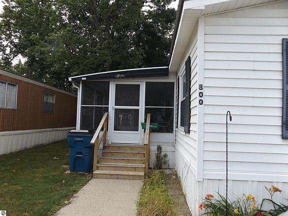 4th image of 800 Briar Hill Ln