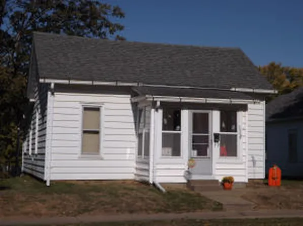 1415 E 5th St, Muscatine, IA 52761