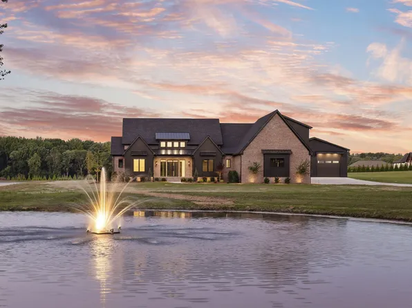 233 Shun Pike, Cottontown, TN 37048