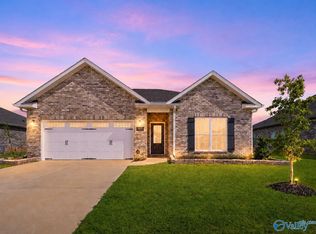 107 Saylor Rose Dr, New Market, AL 35761