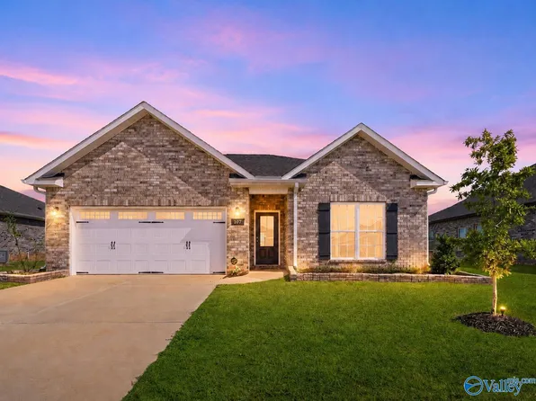 107 Saylor Rose Dr, New Market, AL 35761