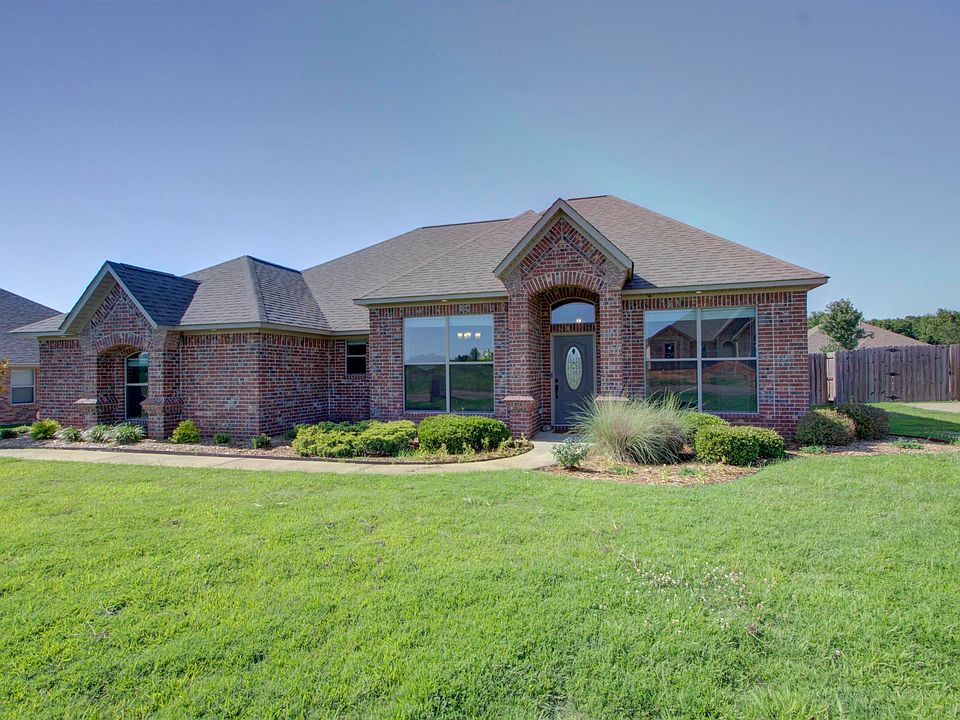 1st image of 4315 Magee Dr