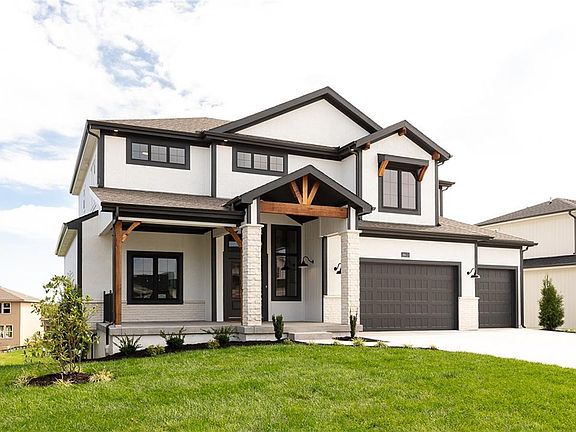 4th image of 18613 Mohawk Ln