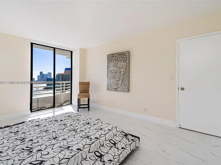 3300 NE 192nd St #LP17 — Photo 9
