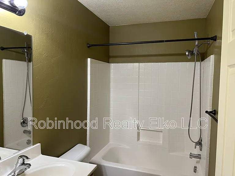 214 Brookwood Dr — Photo 19