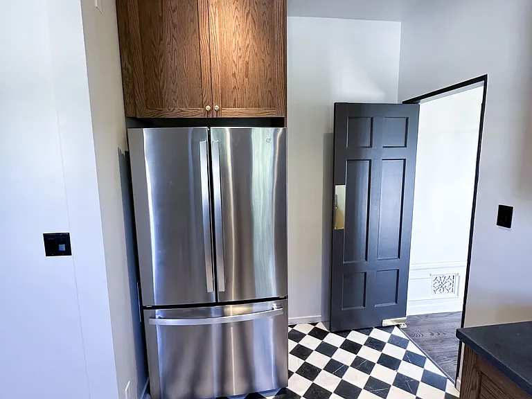 119 S Flores St #1/2 — Photo 17