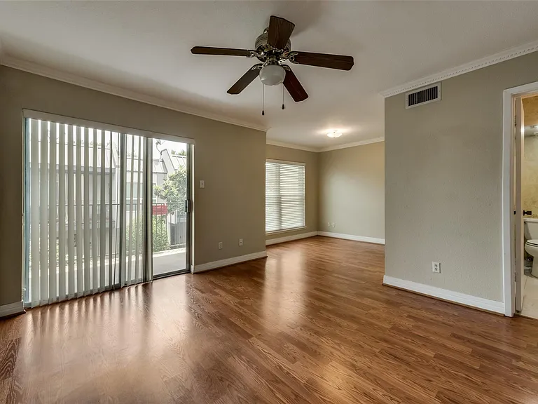 1300 Augusta Dr #28 — Photo 11