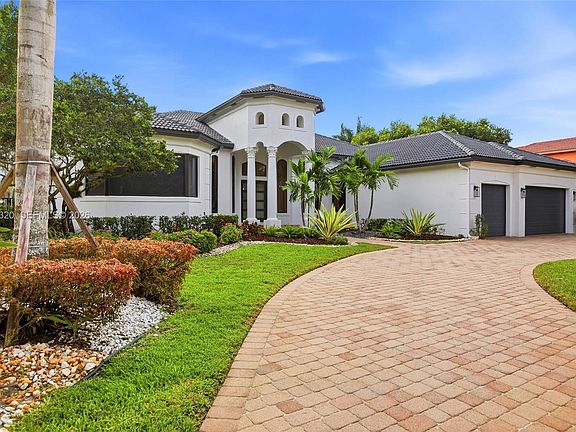2nd image of 3250 W Stonebrook Cir