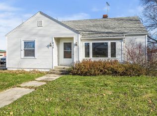 405 N Walnut Ave, Forreston, IL 61030