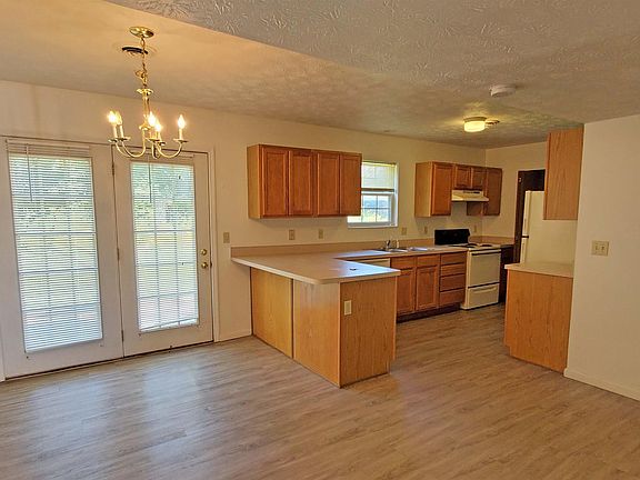 5th image of 4780 Shadow Oak Dr #B