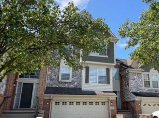 29 Bradford Ct, Dearborn, MI 48126