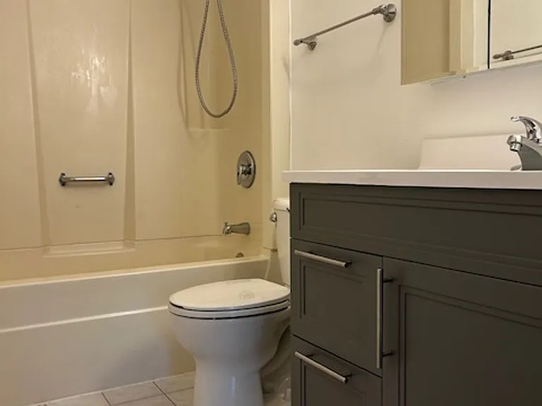 Quail Ridge Apartments — Photo 38