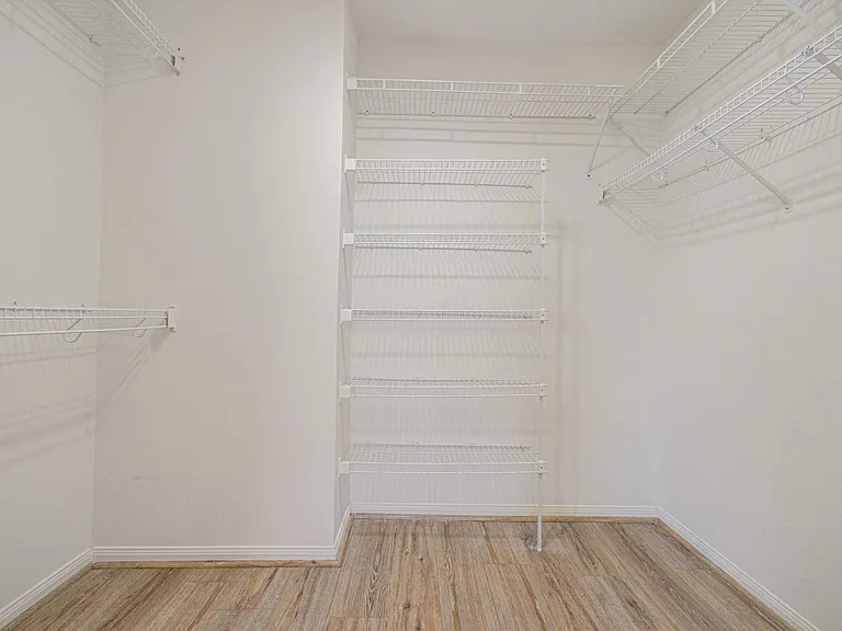 3815 Shire Valley Dr — Photo 25