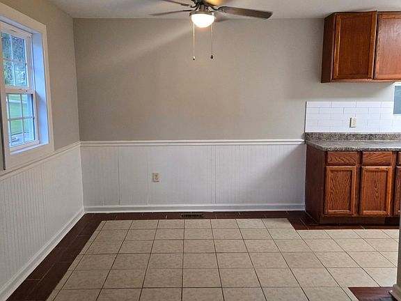 5th image of 502 W Lake Dr