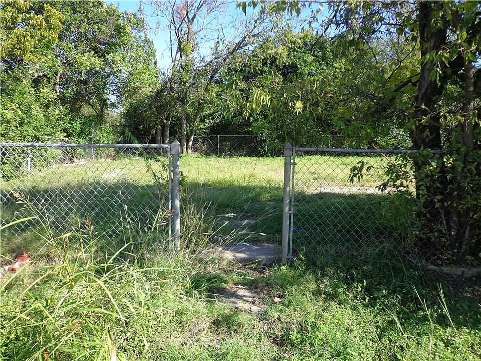 2nd image of 1812 Brady Ave