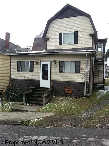 1102 Alexander Pl photo 1