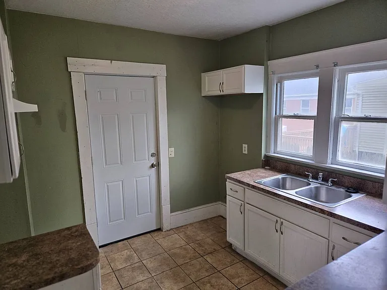 1029 Harpster Ave — Photo 8