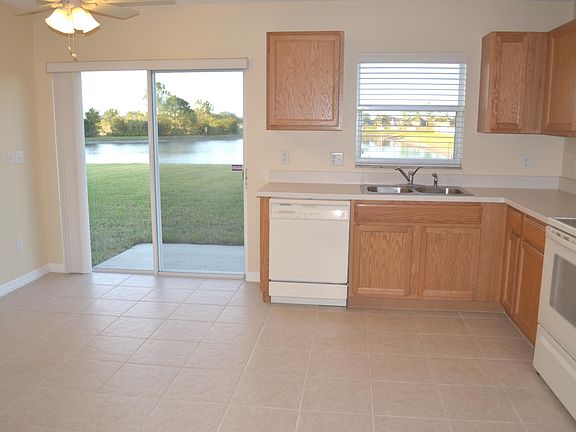 4th image of 779 Belhaven Dr