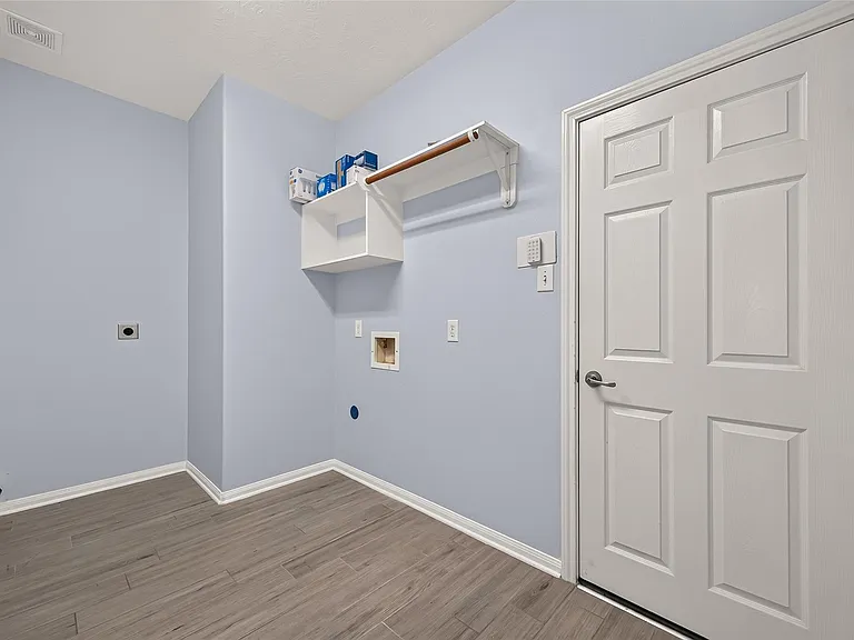 21610 Avalon Queen Dr — Photo 24