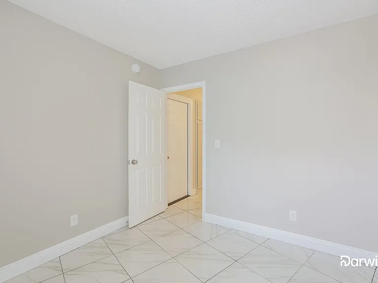 6557 Kirwan Heights Way — Photo 9
