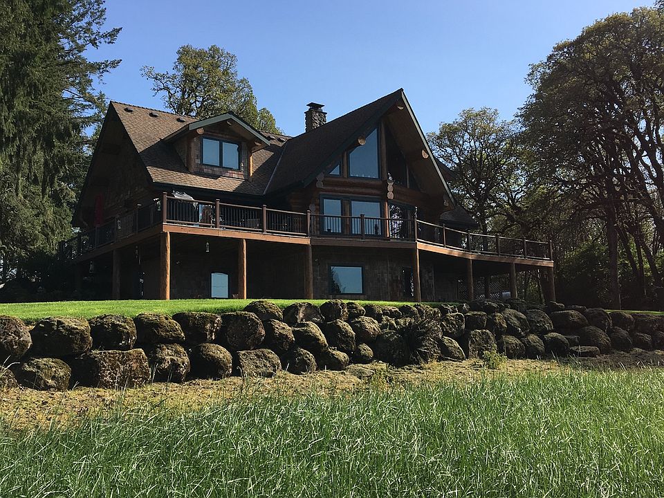 2nd image of 18361 NE Geelan Rd