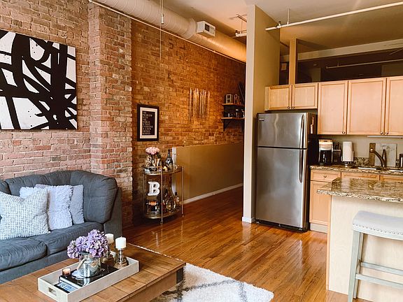 4th image of 3151 N Lincoln Ave