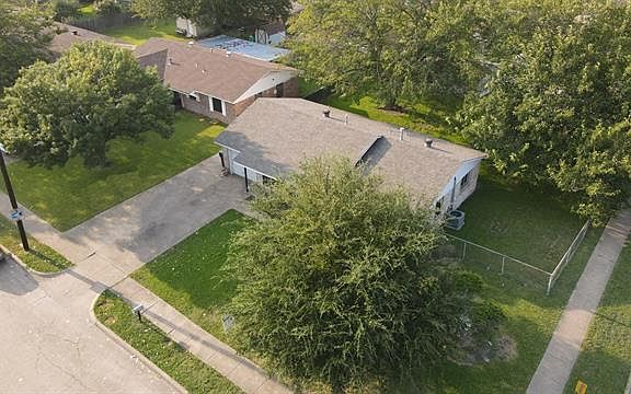 2nd image of 725 John Glenn Dr