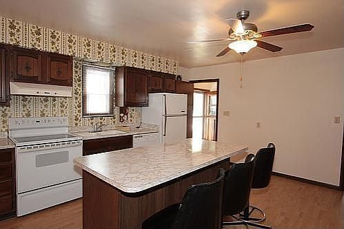 5th image of 3128 E Koenig Ave