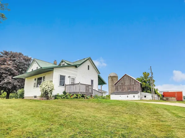 W4480 Calnin Rd, Black Creek, WI 54106