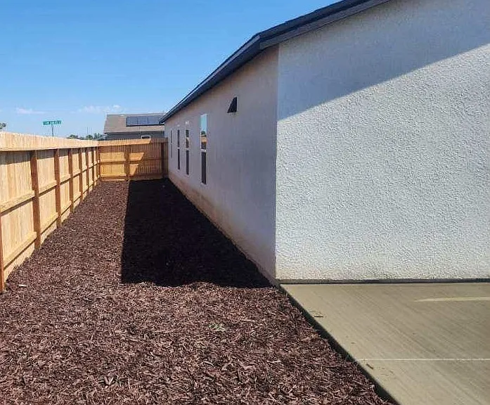 Large side yard