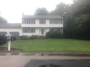 5 Pheasant Run Rd, Medway, MA 02053