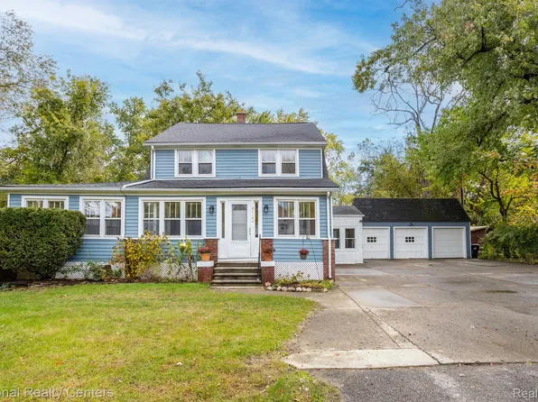 21124 Willow Ln, Farmington Hills, MI 48336