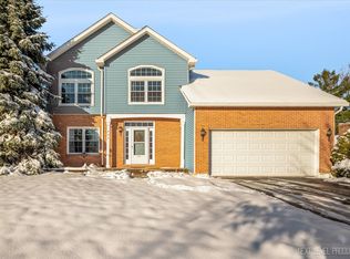 203 Magnolia Dr, North Aurora, IL 60542
