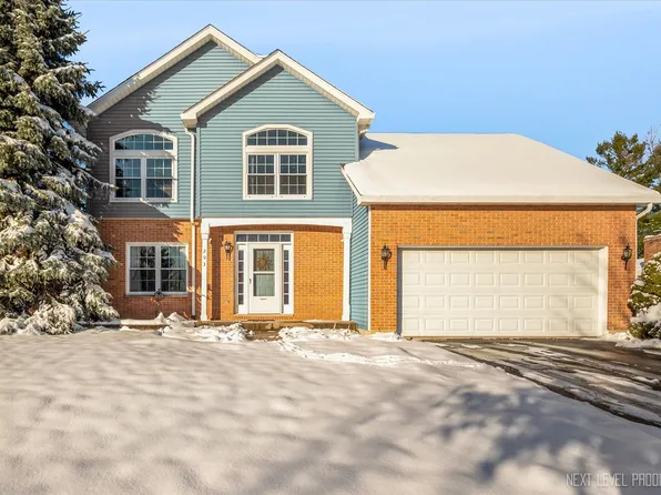 203 Magnolia Dr, North Aurora, IL 60542