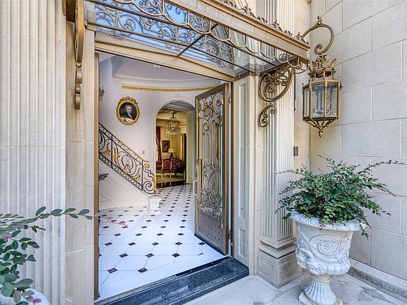 4th image of 3901 Turtle Creek Blvd #16