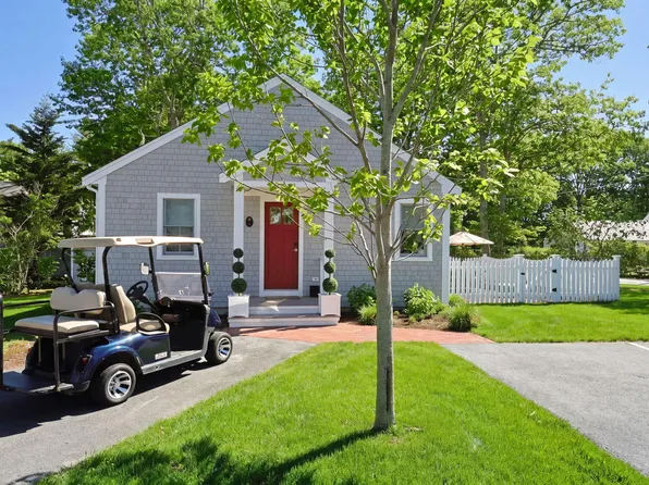 16 Second Avenue #4, Osterville, MA 02655