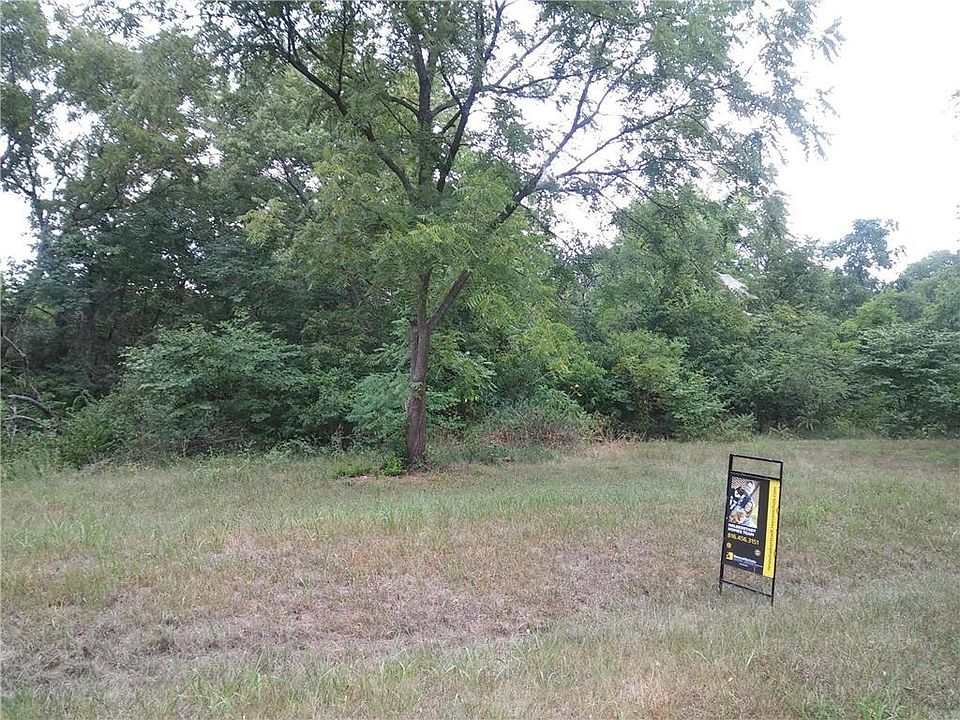 2nd image of 12922 Northview Ln
