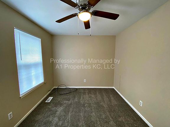 4th image of 13821 S Us Highway 71 APT B