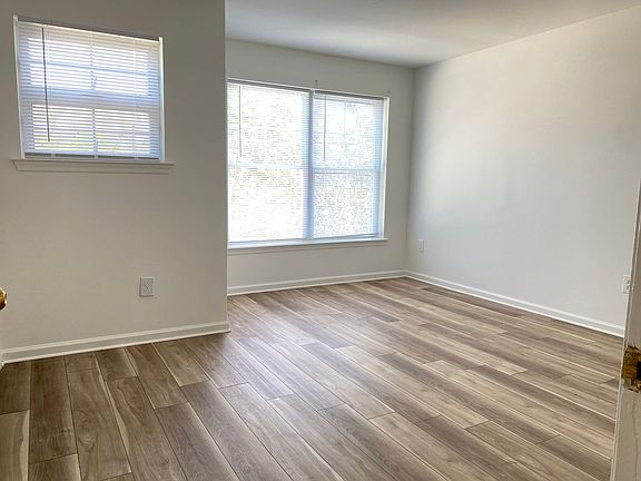 3rd image of 760 N 41st St