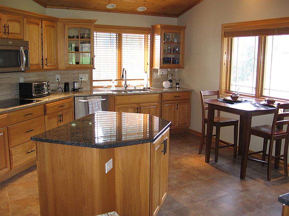 3rd image of 2970 Woods Edge Way