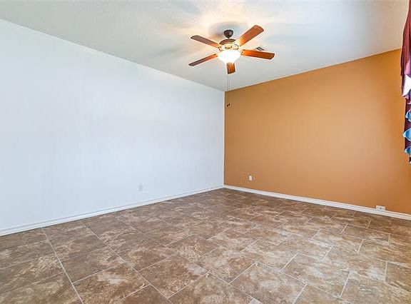 3rd image of 3102 Deerhollow Dr