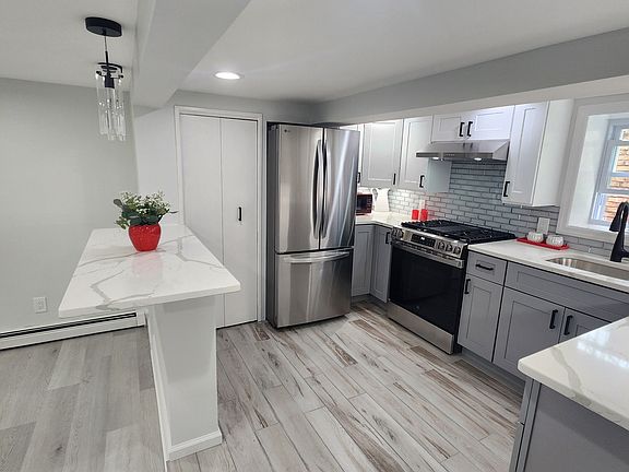 Kitchen / Island