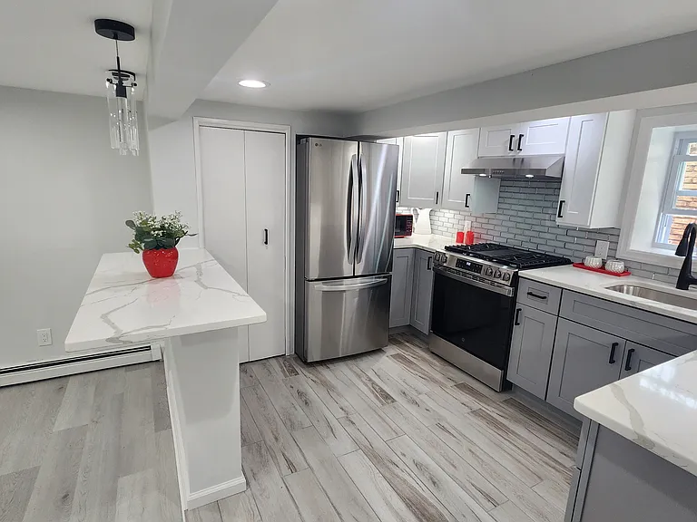 Kitchen / Island